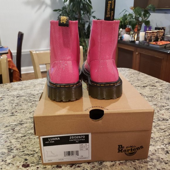 NEW Dr. Marten Luana Boot in Hot Pink Size 7US - Picture 5 of 8